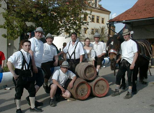 Maibaumaufstellen Train